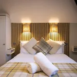 Paradise 3* York