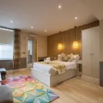 Paradise 3* York