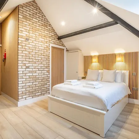 Apartment Paradise York
