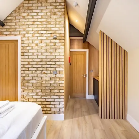 Apartment Paradise *