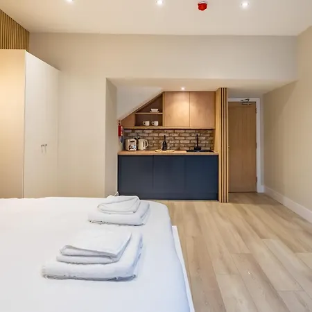 Apartment Paradise *