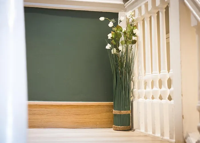 Paradise Bed & Breakfast 3*